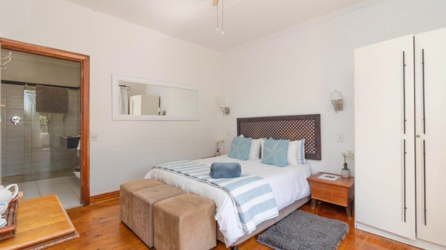 7 Bedroom Property for Sale in Westcliff Western Cape